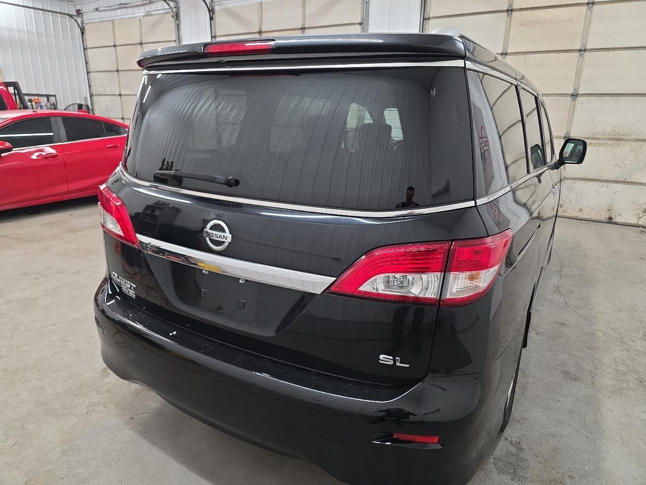 Nissan Quest 4dr SL 2012