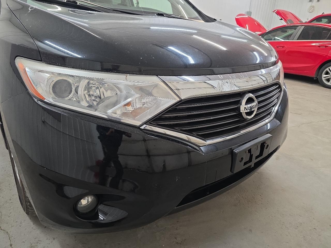 Nissan Quest 4dr SL 2012