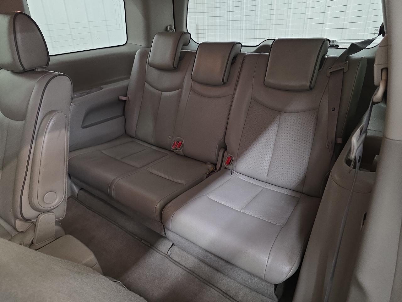 Nissan Quest 4dr SL 2012