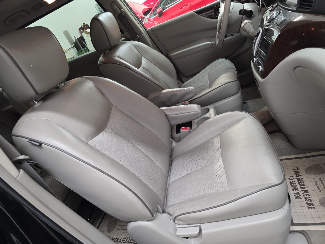 Nissan Quest 4dr SL 2012