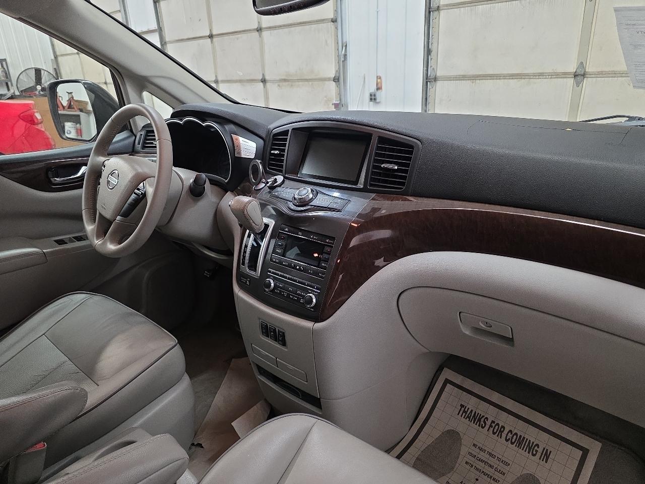 Nissan Quest 4dr SL 2012