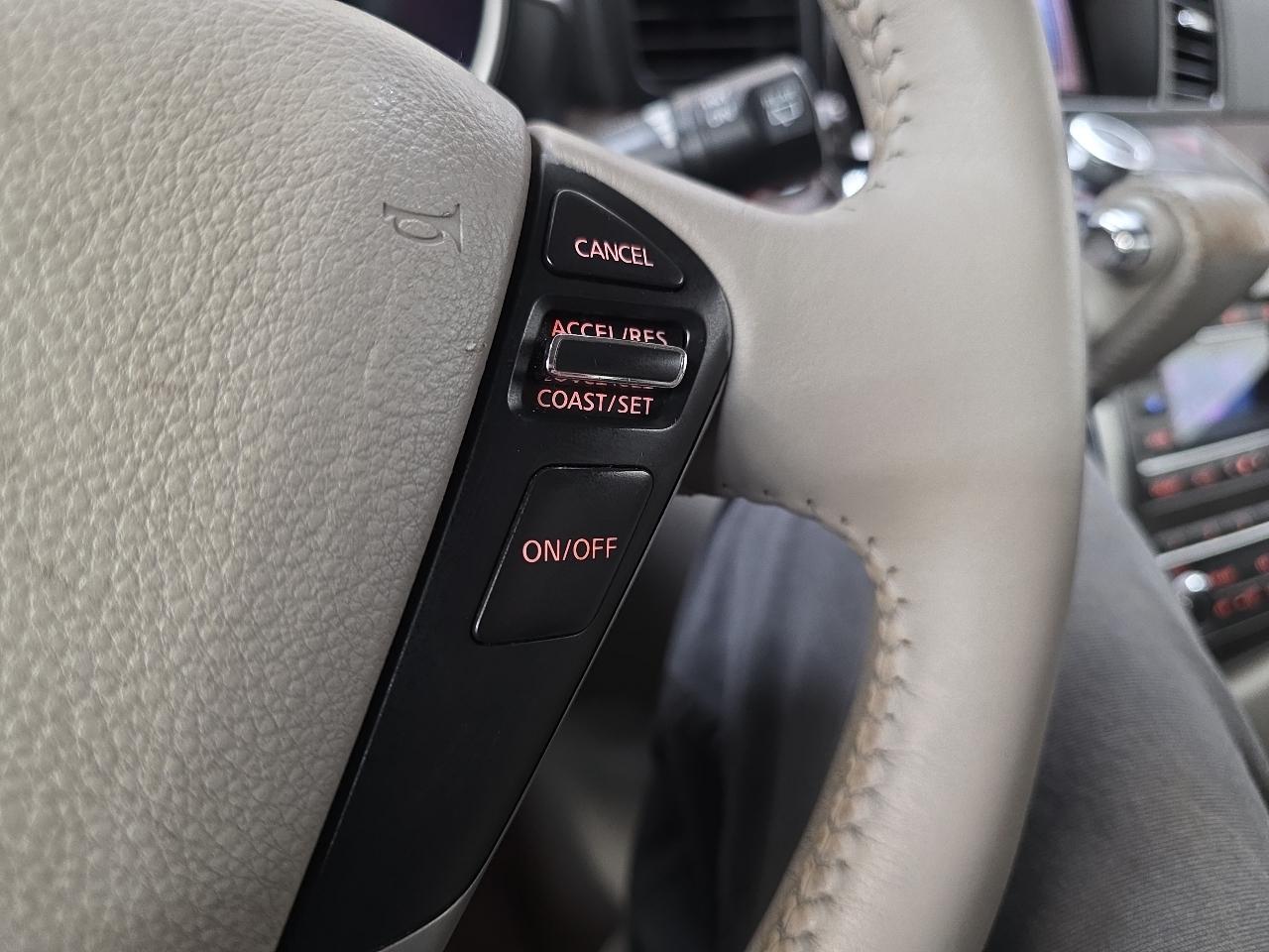 Nissan Quest 4dr SL 2012