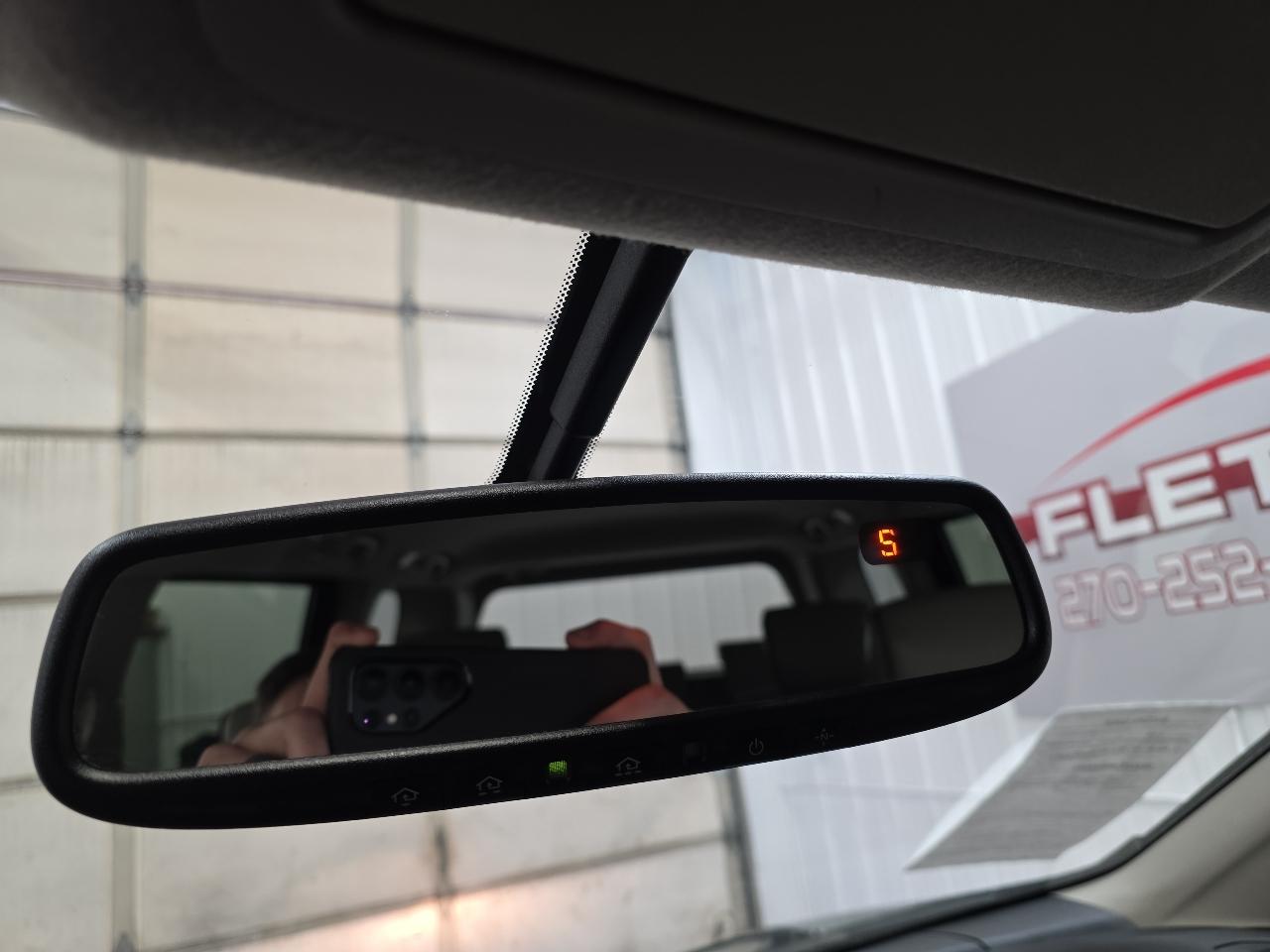 Nissan Quest 4dr SL 2012