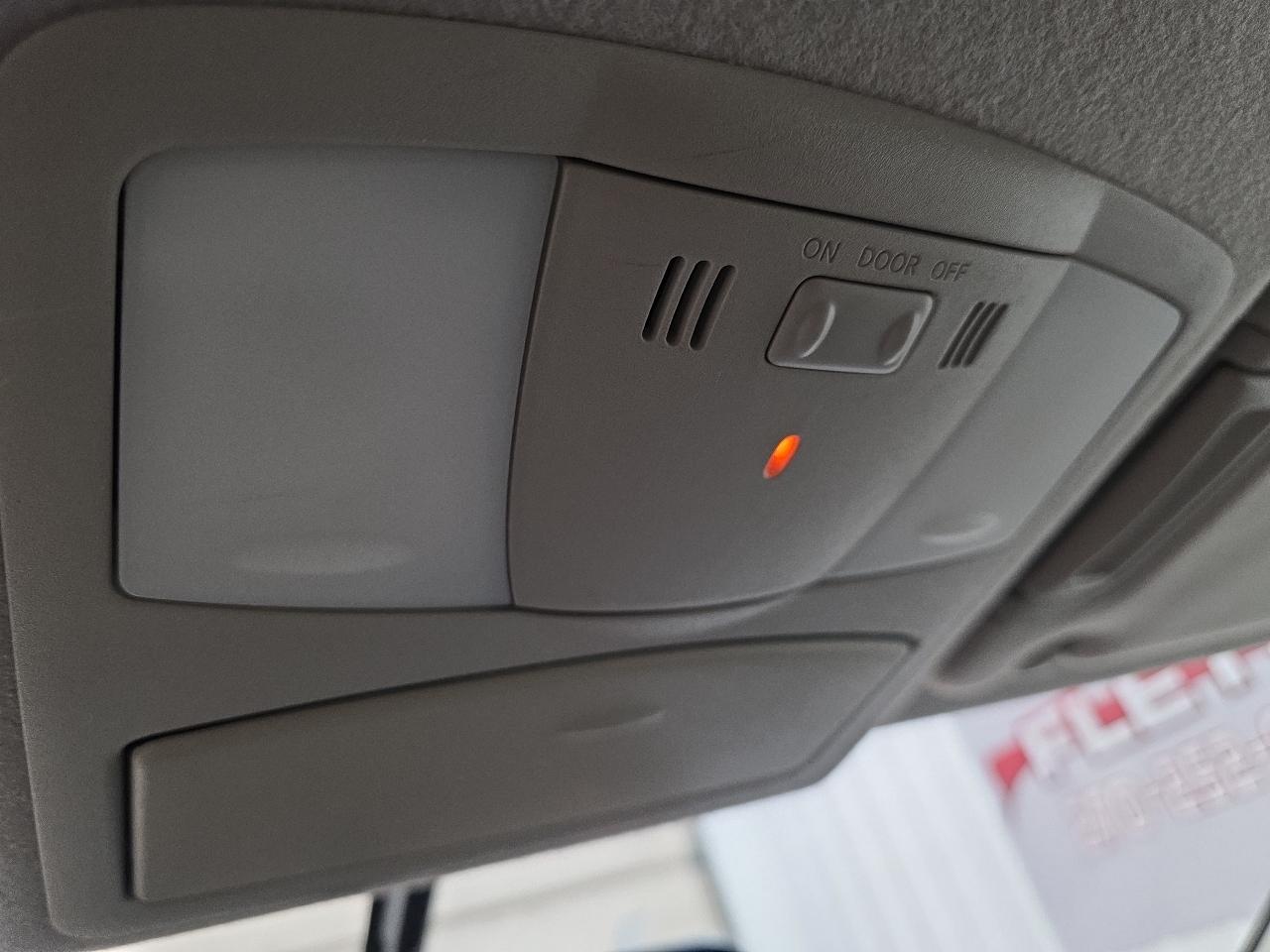 Nissan Quest 4dr SL 2012