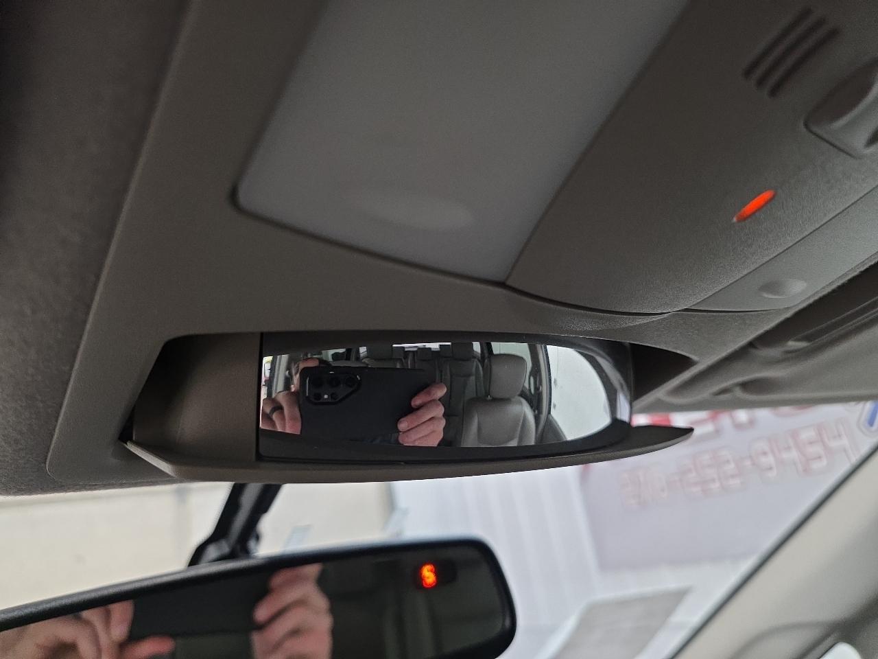 Nissan Quest 4dr SL 2012