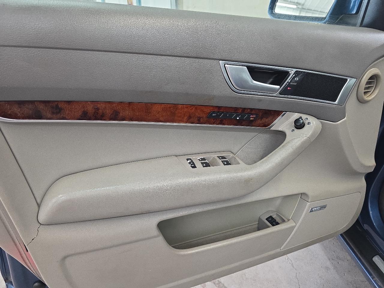 Audi A6 4dr Sdn 3.2L quattro Auto 2005