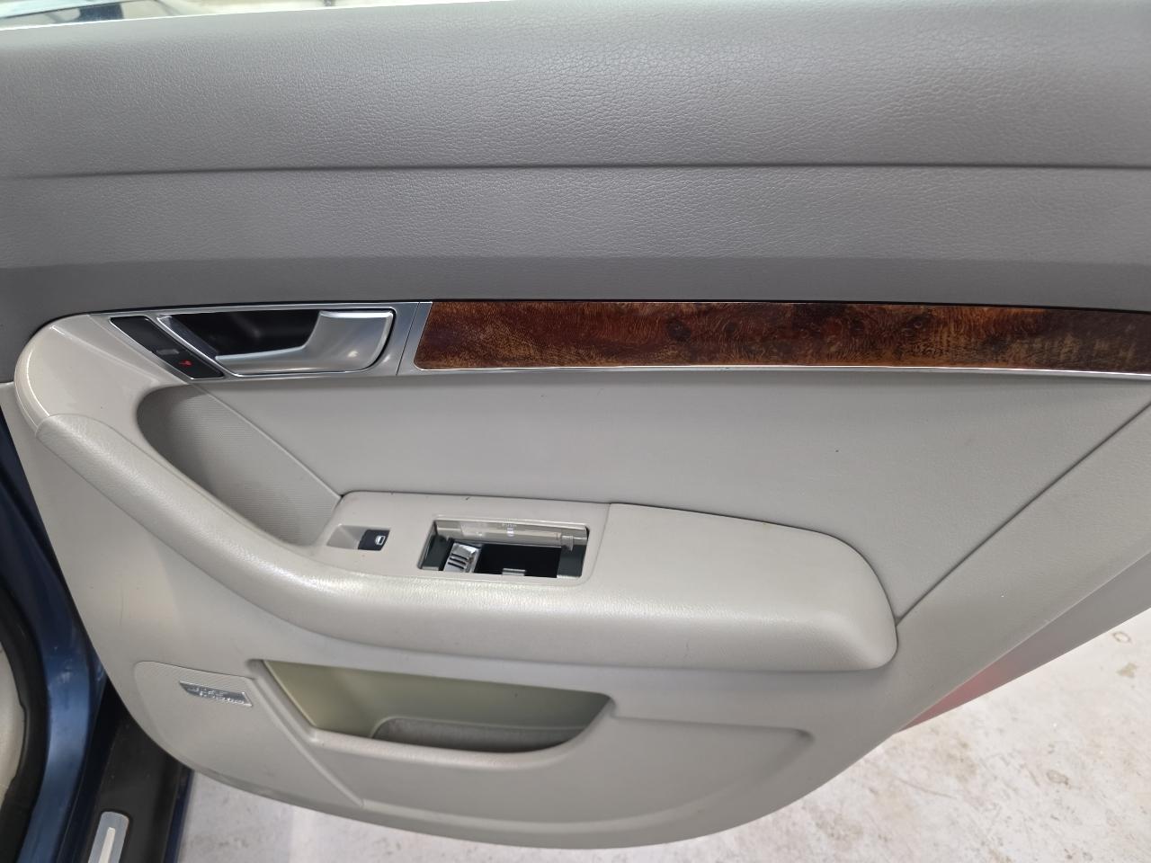 Audi A6 4dr Sdn 3.2L quattro Auto 2005