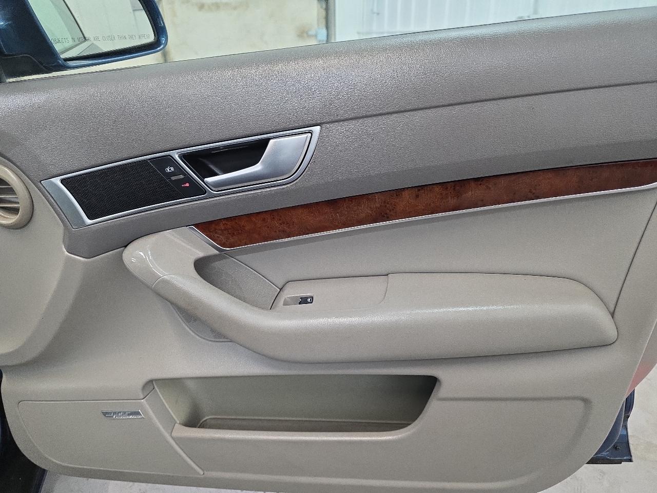 Audi A6 4dr Sdn 3.2L quattro Auto 2005