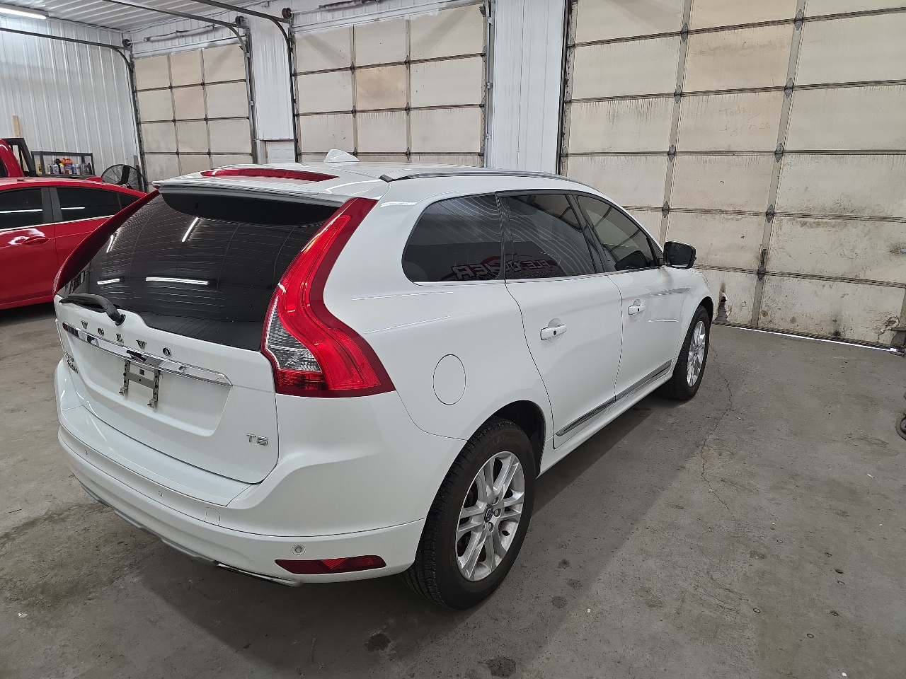 Volvo XC60 FWD 4dr T5 Drive-E Platinum 2016