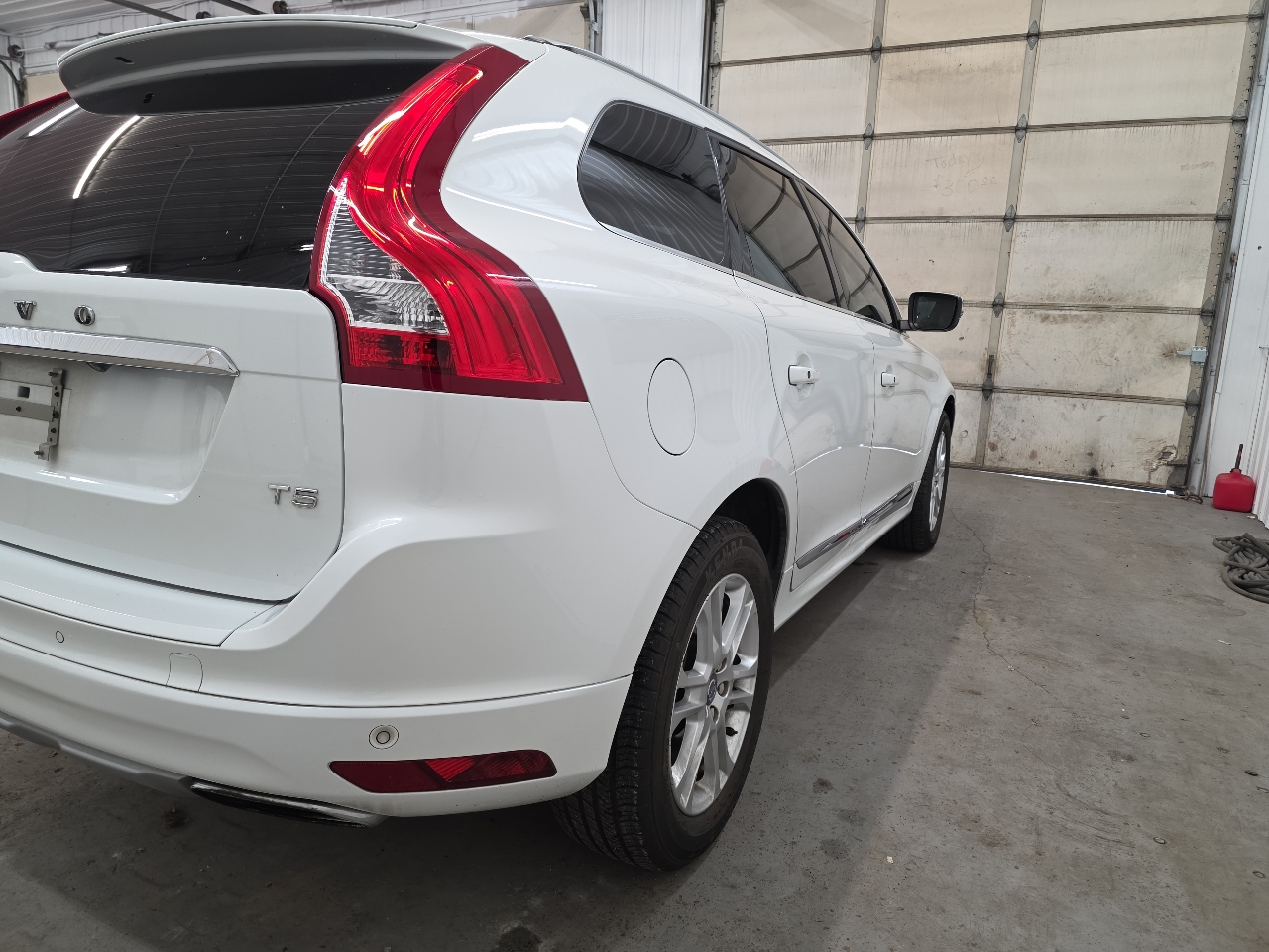 Volvo XC60 FWD 4dr T5 Drive-E Platinum 2016