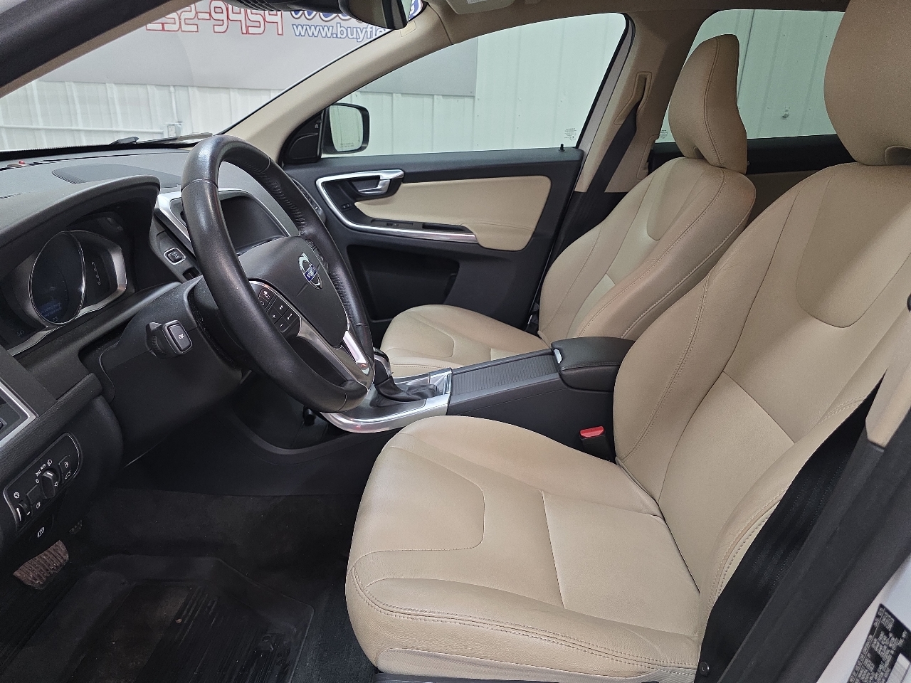 Volvo XC60 FWD 4dr T5 Drive-E Platinum 2016