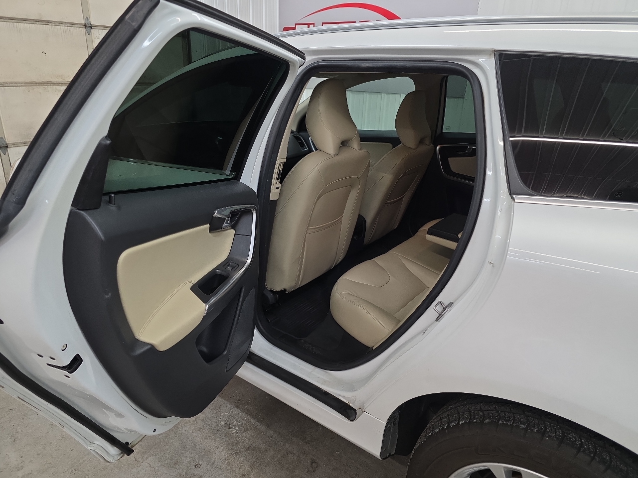 Volvo XC60 FWD 4dr T5 Drive-E Platinum 2016