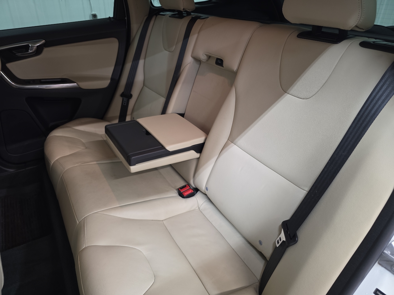 Volvo XC60 FWD 4dr T5 Drive-E Platinum 2016