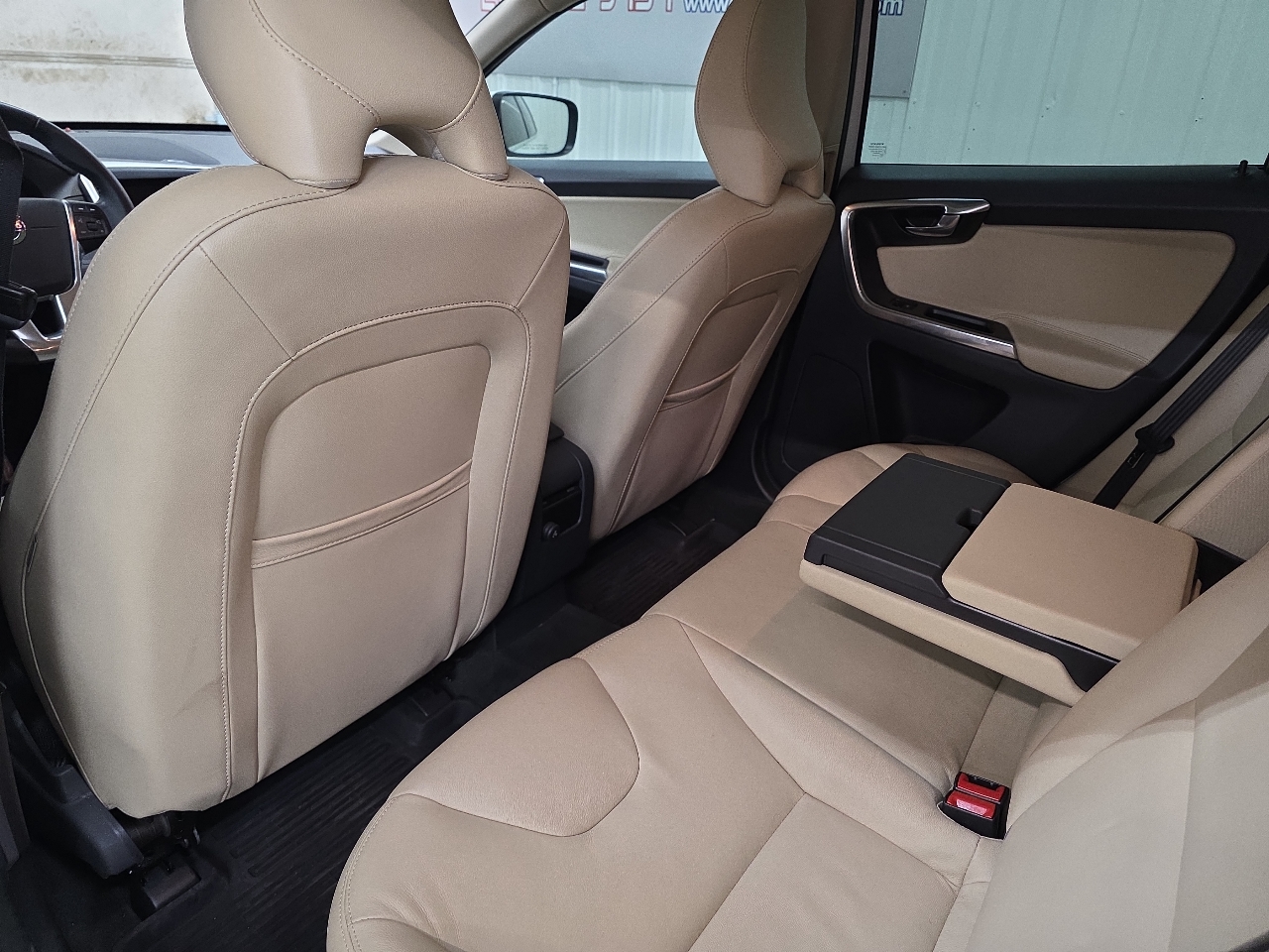 Volvo XC60 FWD 4dr T5 Drive-E Platinum 2016