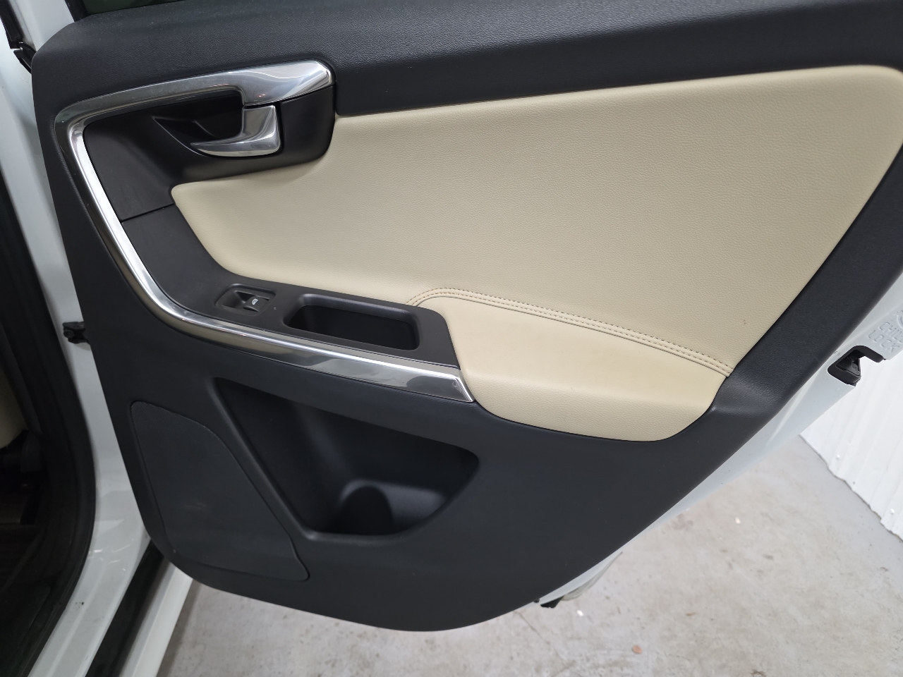 Volvo XC60 FWD 4dr T5 Drive-E Platinum 2016