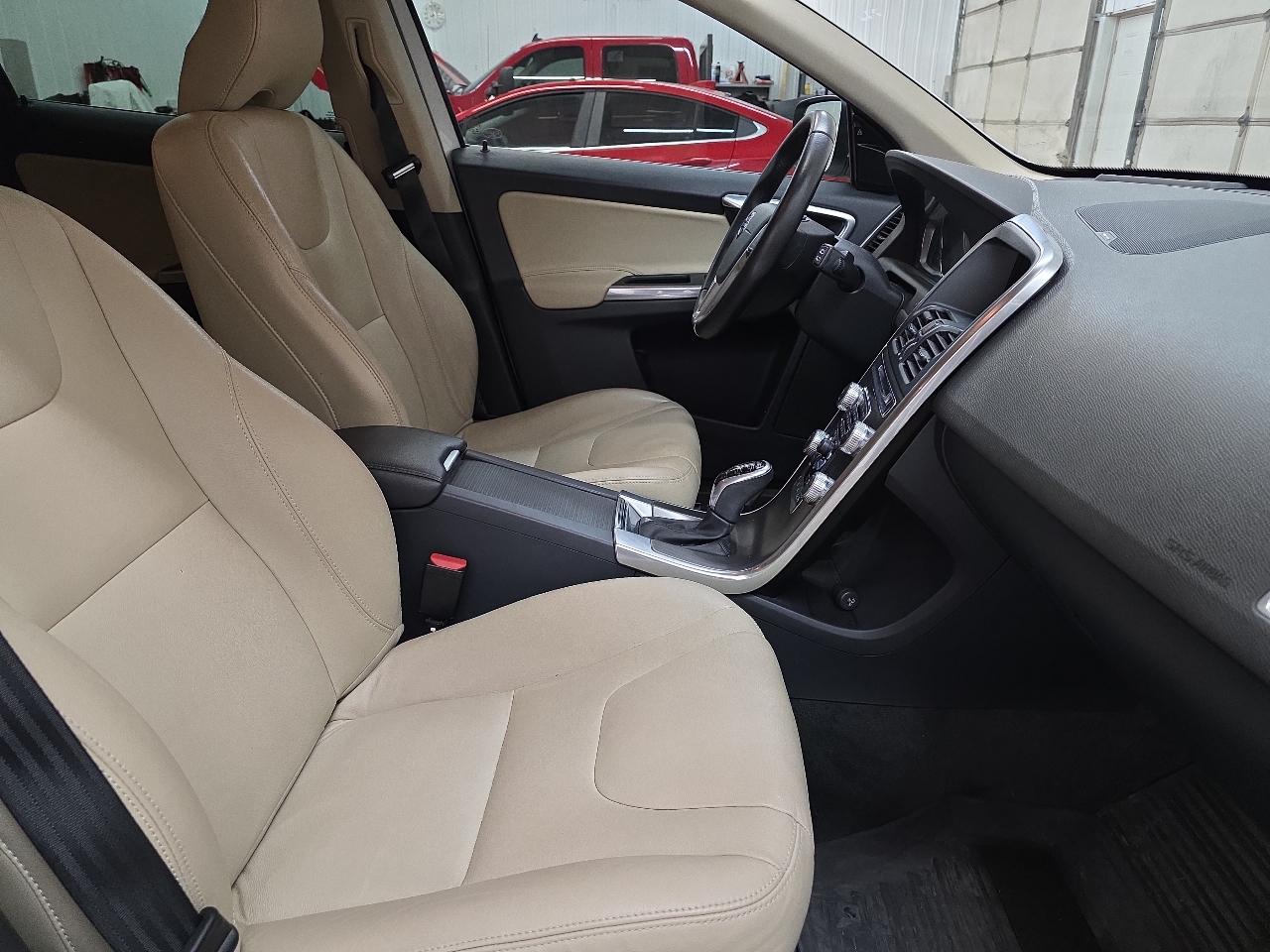 Volvo XC60 FWD 4dr T5 Drive-E Platinum 2016