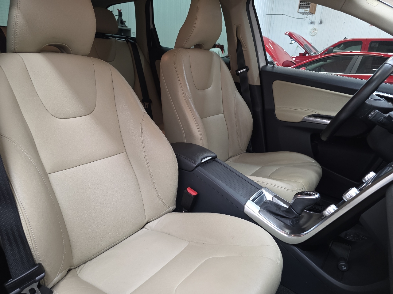 Volvo XC60 FWD 4dr T5 Drive-E Platinum 2016