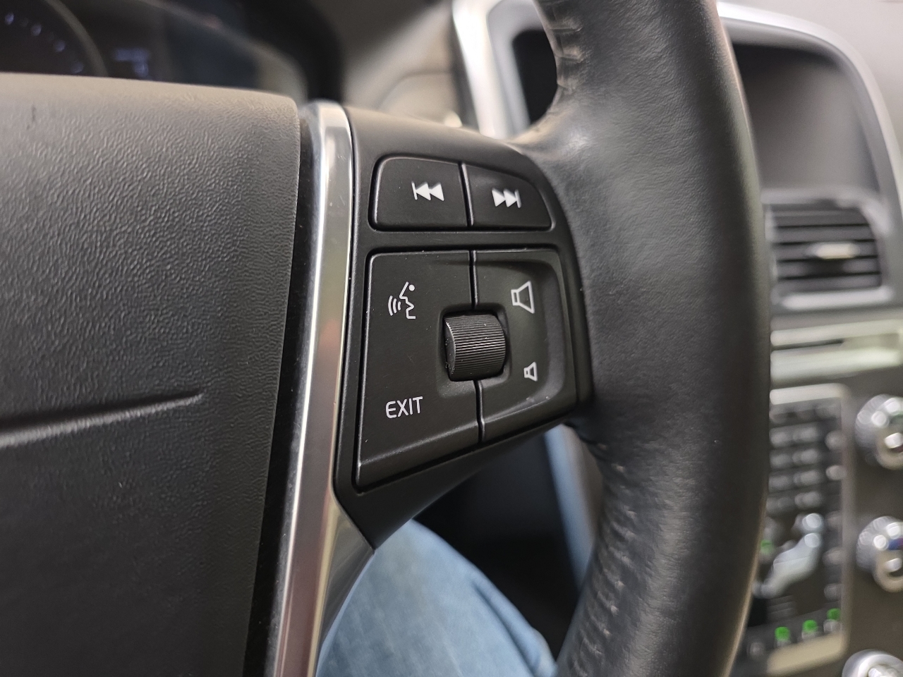 Volvo XC60 FWD 4dr T5 Drive-E Platinum 2016