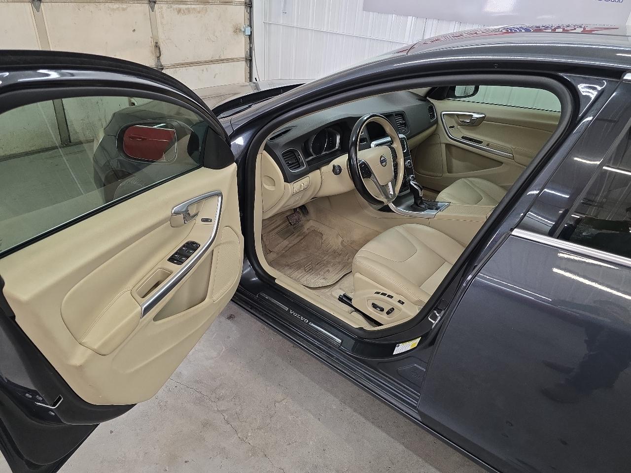 Volvo S60 2015.5 4dr Sdn T5 Drive-E Premier FWD 2015