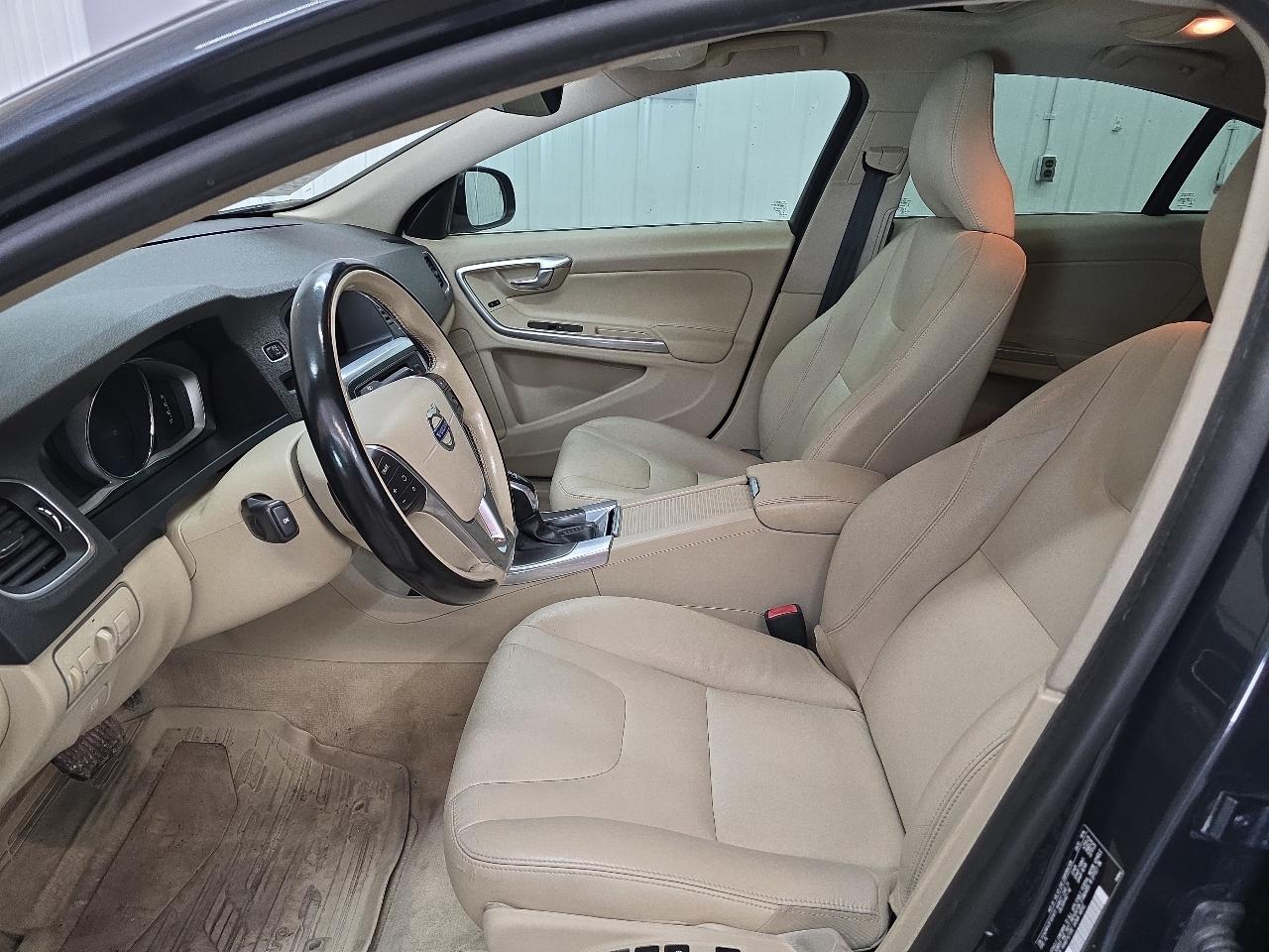 Volvo S60 2015.5 4dr Sdn T5 Drive-E Premier FWD 2015