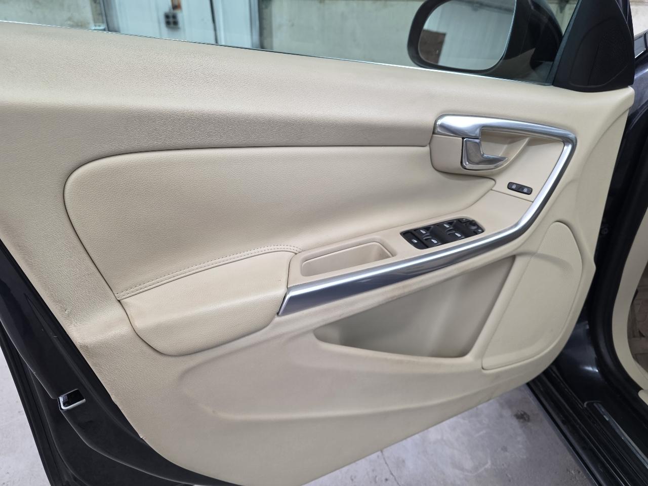 Volvo S60 2015.5 4dr Sdn T5 Drive-E Premier FWD 2015