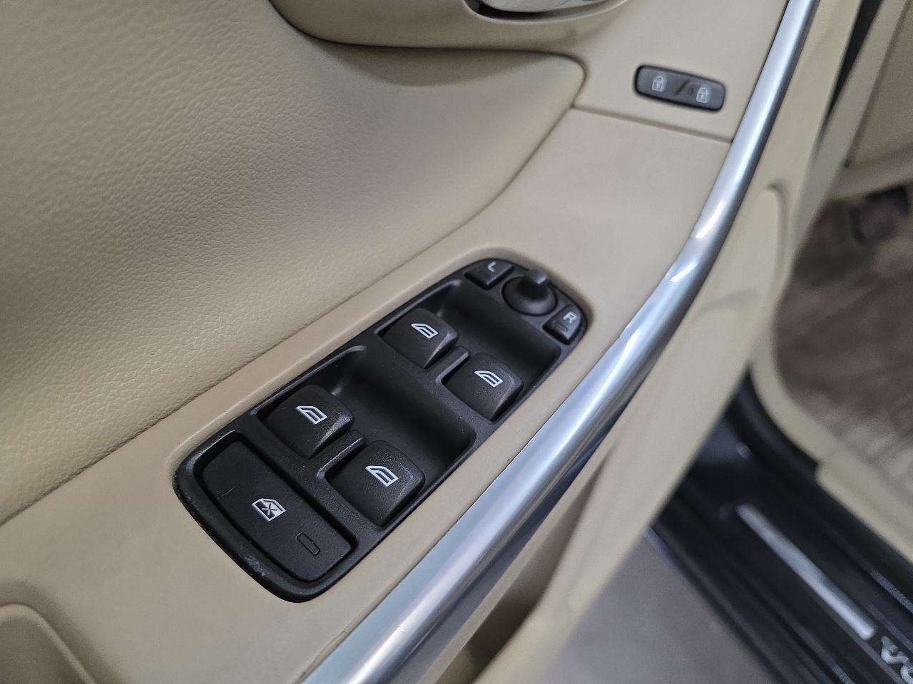 Volvo S60 2015.5 4dr Sdn T5 Drive-E Premier FWD 2015