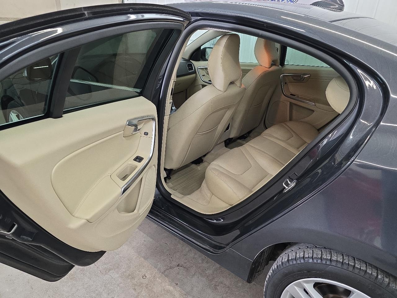 Volvo S60 2015.5 4dr Sdn T5 Drive-E Premier FWD 2015