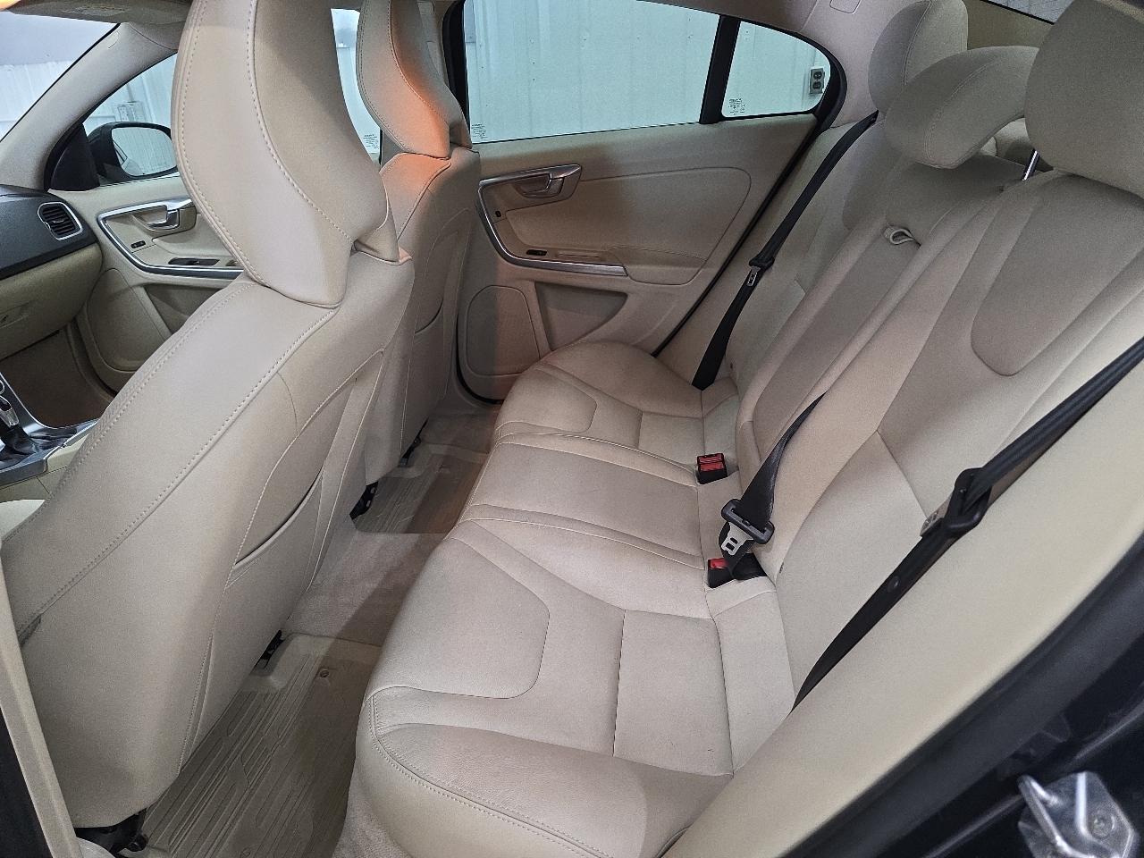 Volvo S60 2015.5 4dr Sdn T5 Drive-E Premier FWD 2015