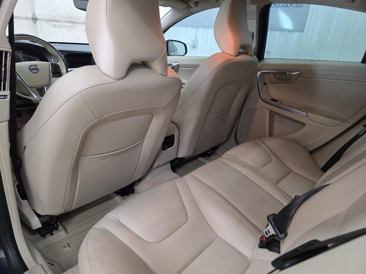 Volvo S60 2015.5 4dr Sdn T5 Drive-E Premier FWD 2015