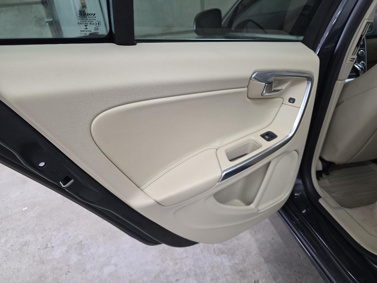 Volvo S60 2015.5 4dr Sdn T5 Drive-E Premier FWD 2015