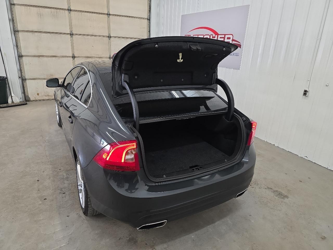 Volvo S60 2015.5 4dr Sdn T5 Drive-E Premier FWD 2015