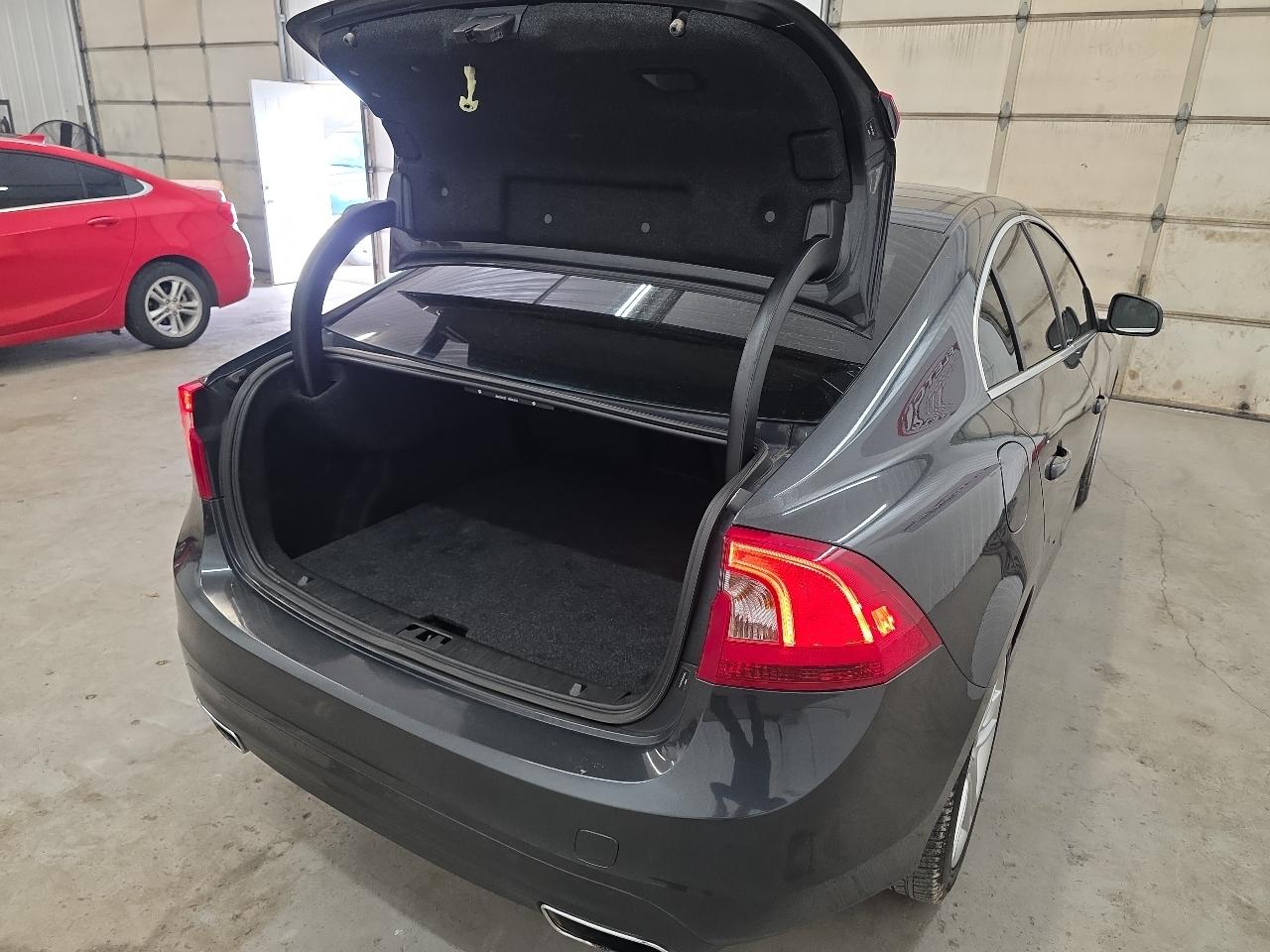 Volvo S60 2015.5 4dr Sdn T5 Drive-E Premier FWD 2015