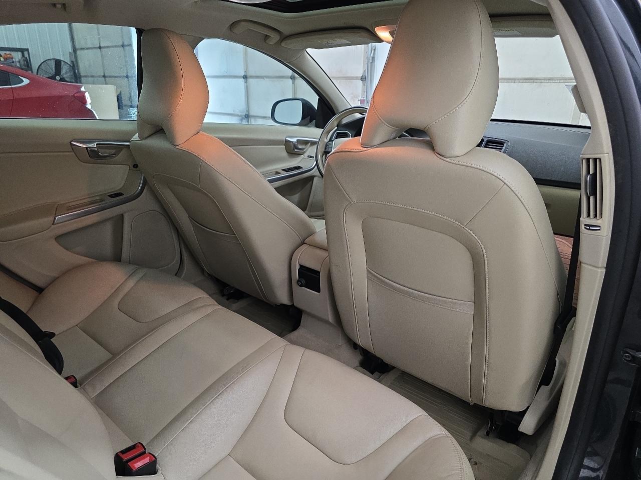 Volvo S60 2015.5 4dr Sdn T5 Drive-E Premier FWD 2015