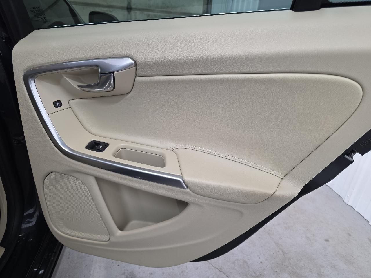 Volvo S60 2015.5 4dr Sdn T5 Drive-E Premier FWD 2015