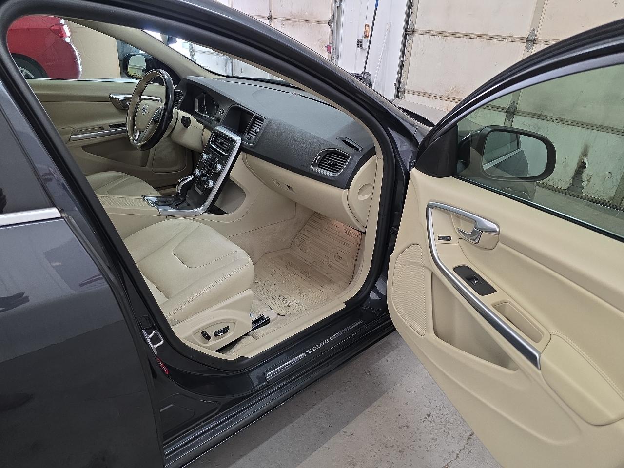 Volvo S60 2015.5 4dr Sdn T5 Drive-E Premier FWD 2015