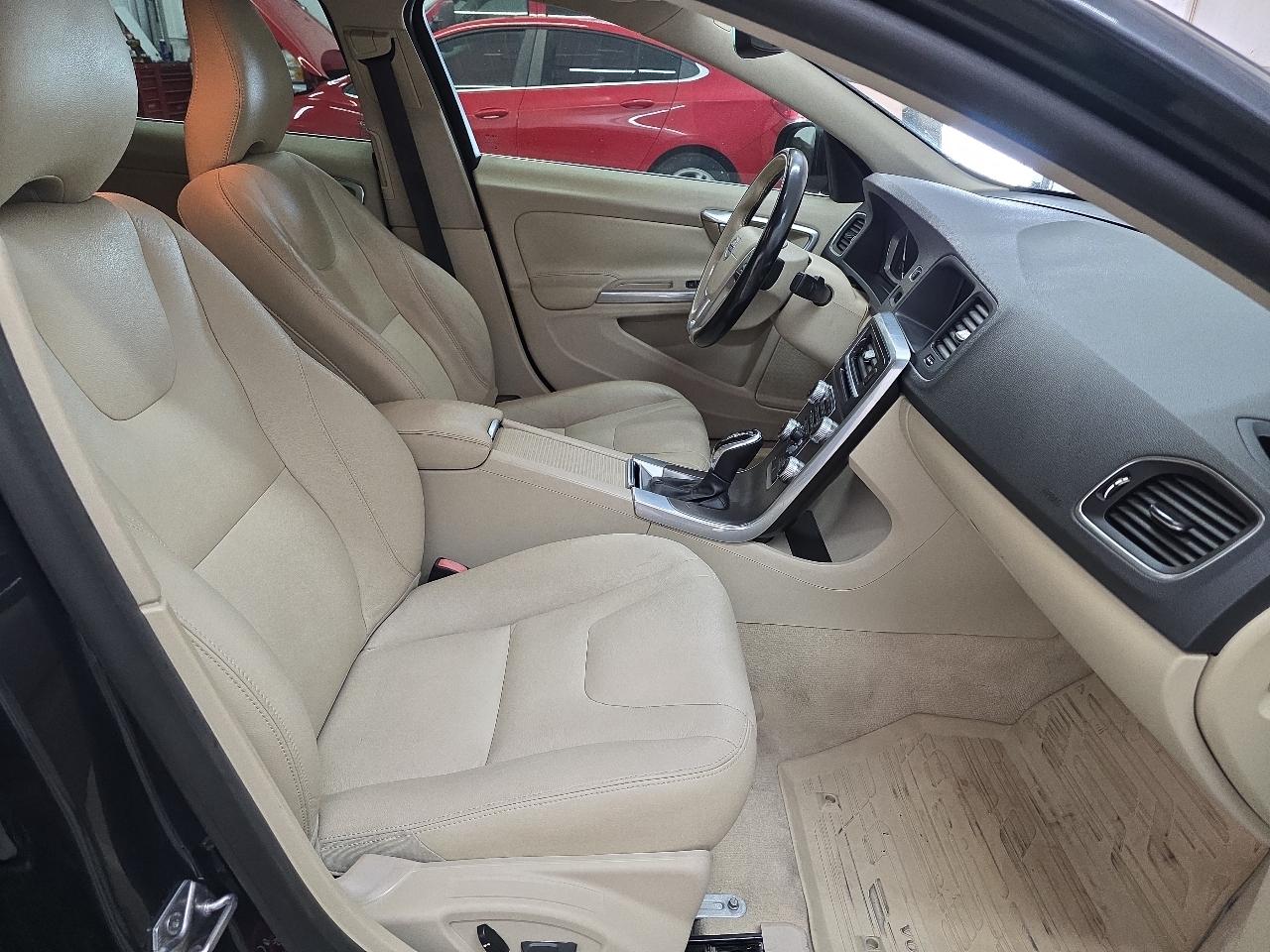 Volvo S60 2015.5 4dr Sdn T5 Drive-E Premier FWD 2015