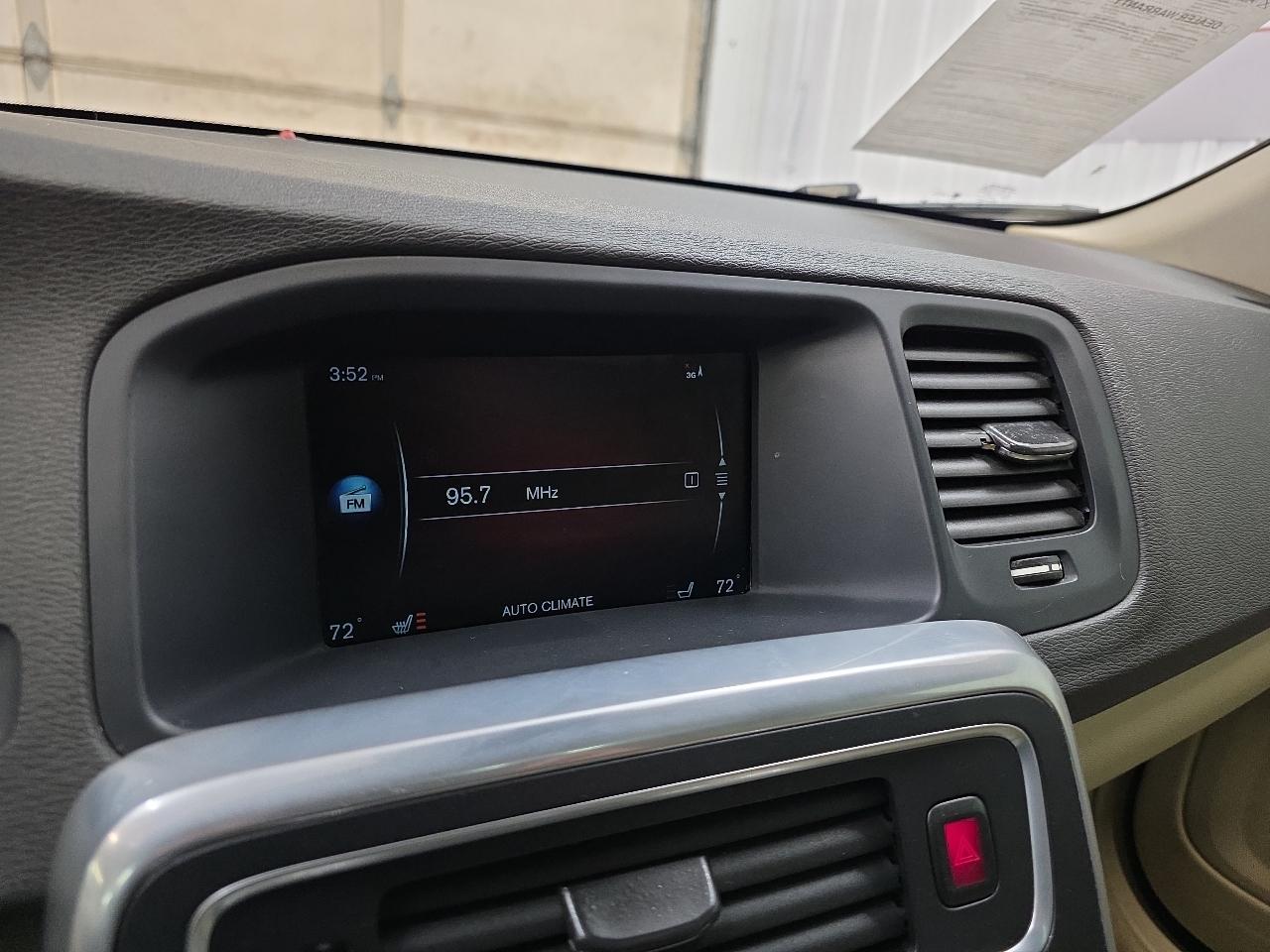 Volvo S60 2015.5 4dr Sdn T5 Drive-E Premier FWD 2015