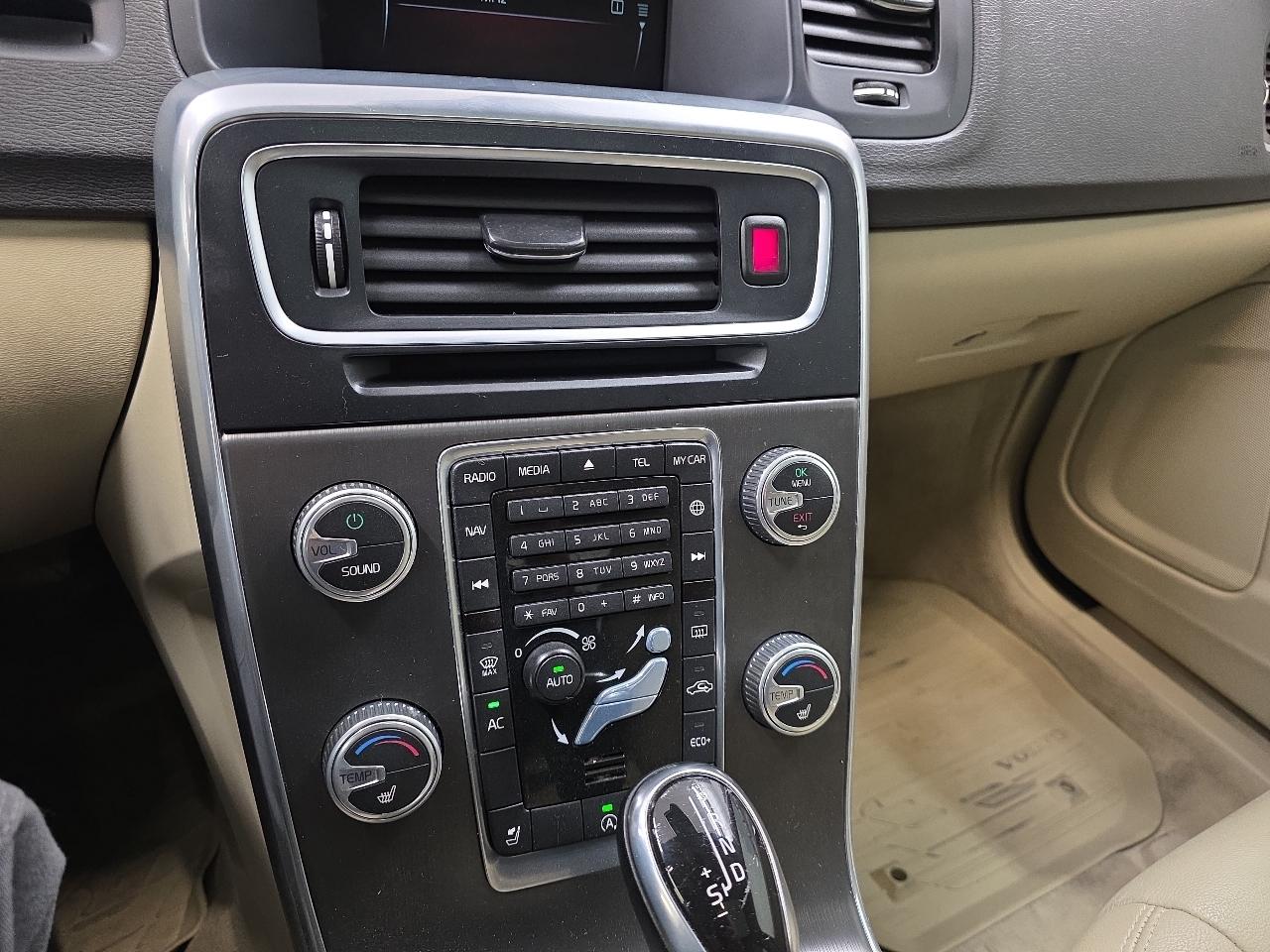 Volvo S60 2015.5 4dr Sdn T5 Drive-E Premier FWD 2015