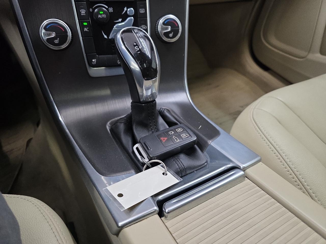 Volvo S60 2015.5 4dr Sdn T5 Drive-E Premier FWD 2015