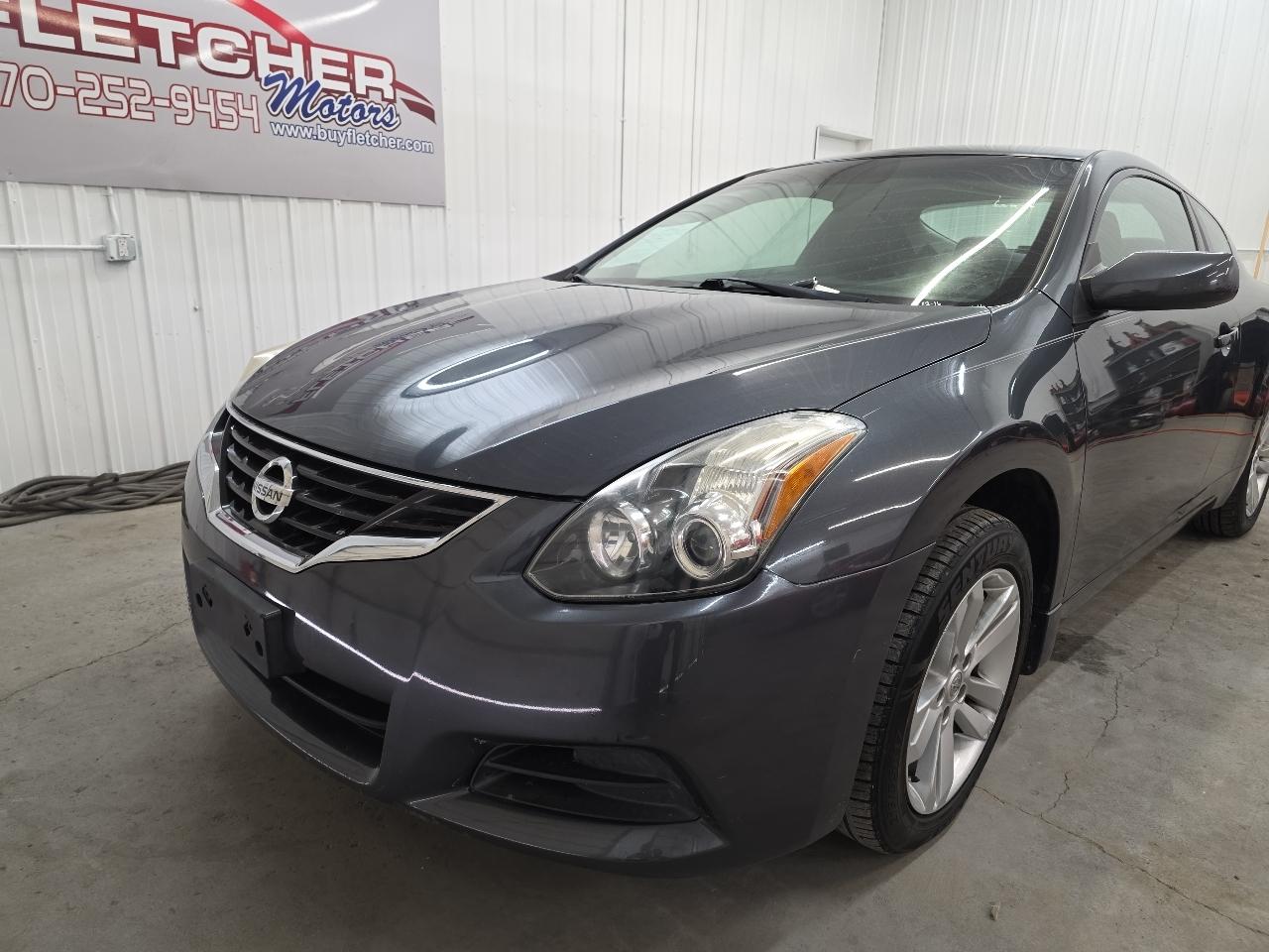 Nissan Altima 2dr Cpe I4 2.5 S 2013