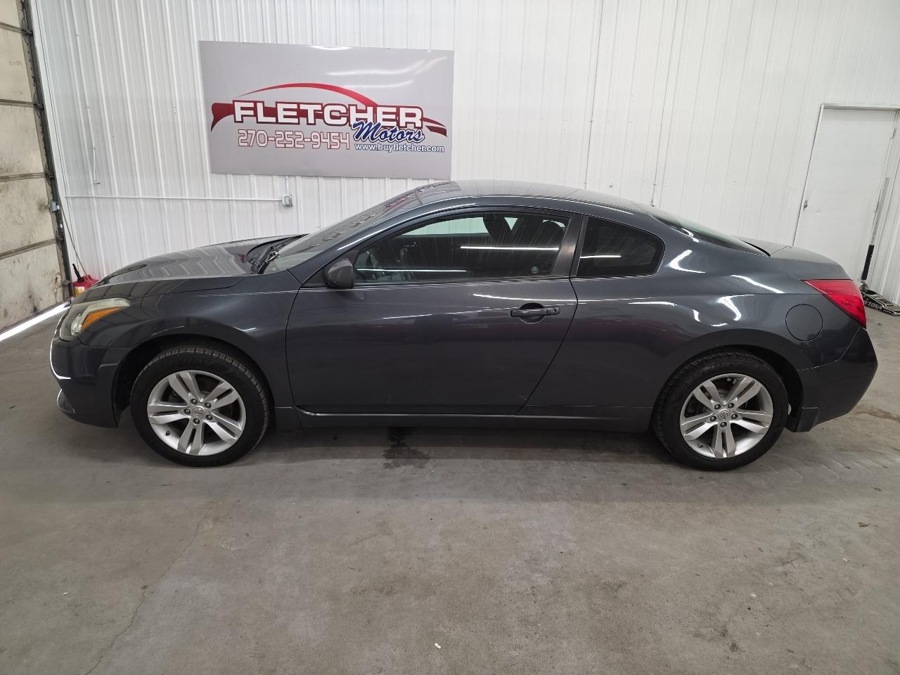 Nissan Altima 2dr Cpe I4 2.5 S 2013