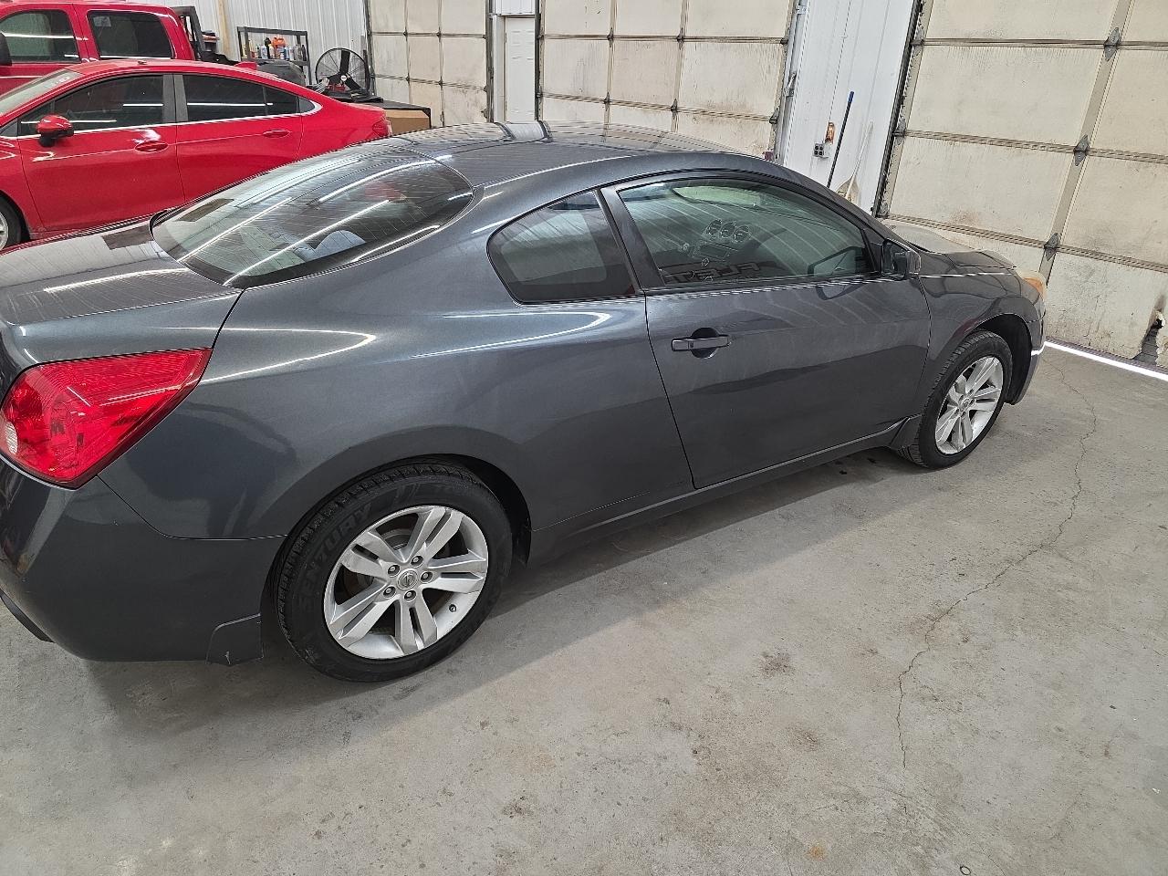 Nissan Altima 2dr Cpe I4 2.5 S 2013