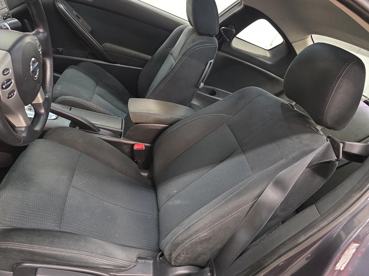 Nissan Altima 2dr Cpe I4 2.5 S 2013