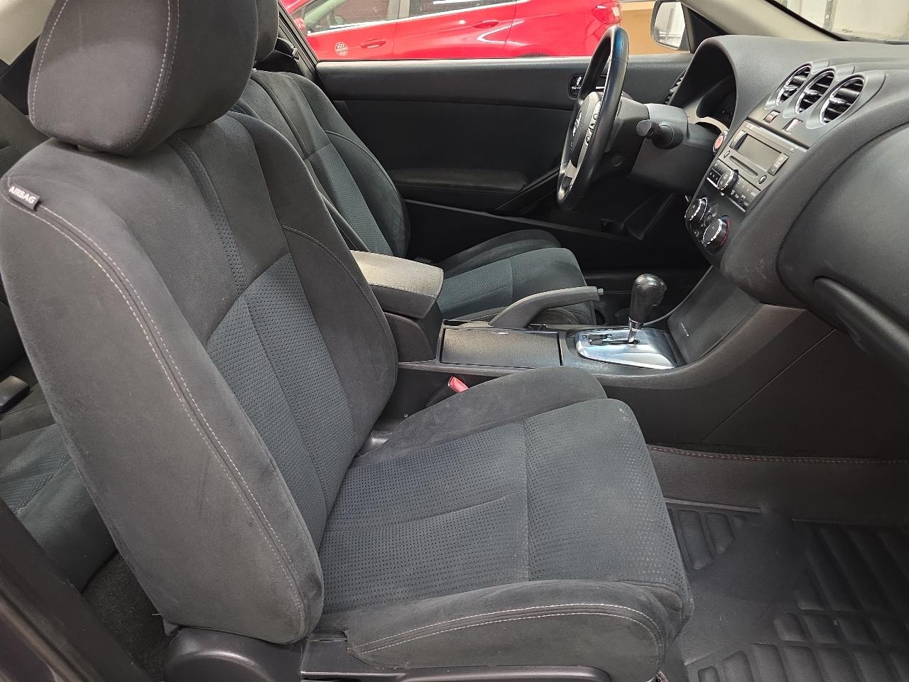 Nissan Altima 2dr Cpe I4 2.5 S 2013