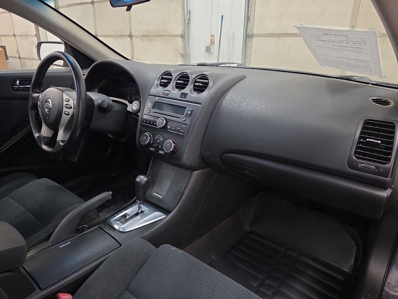 Nissan Altima 2dr Cpe I4 2.5 S 2013