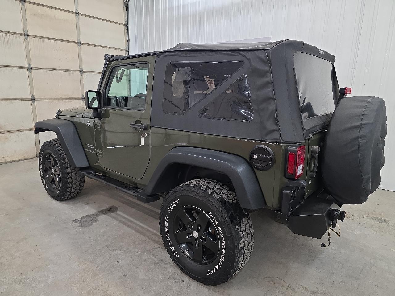 Jeep Wrangler 4WD 2dr Sport 2015