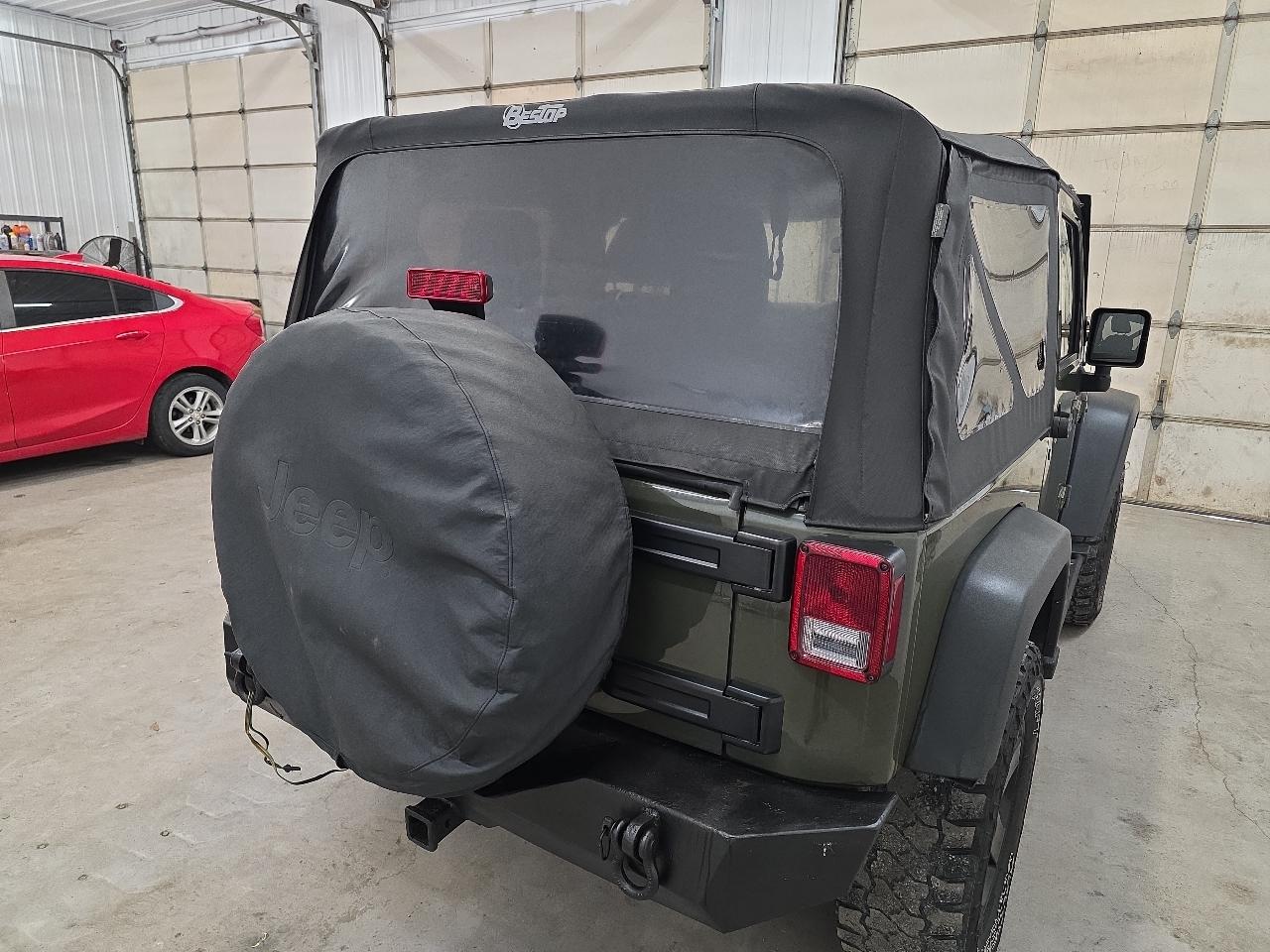 Jeep Wrangler 4WD 2dr Sport 2015