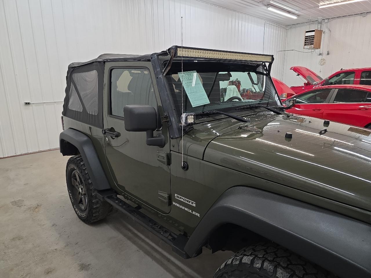 Jeep Wrangler 4WD 2dr Sport 2015