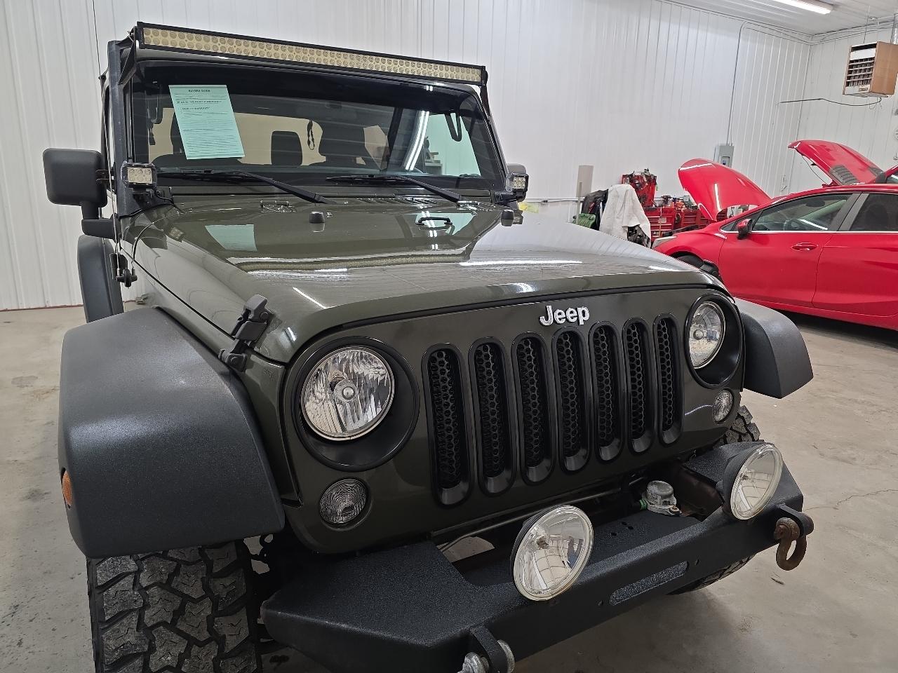 Jeep Wrangler 4WD 2dr Sport 2015