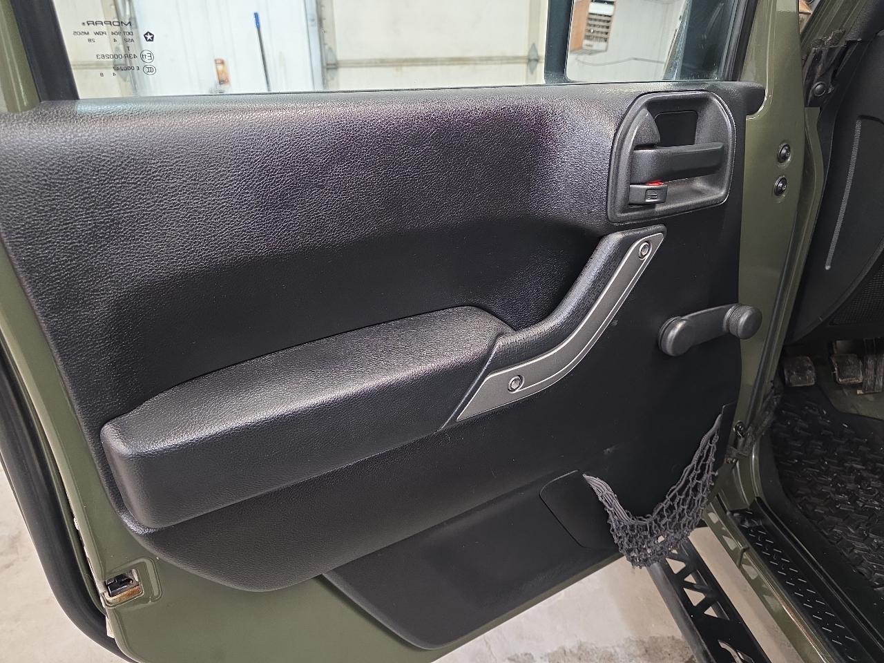 Jeep Wrangler 4WD 2dr Sport 2015